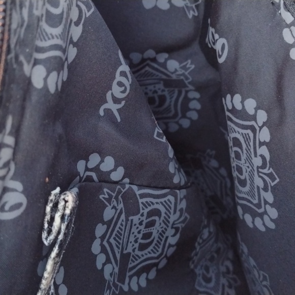 XOXO Purse - Picture 2 of 3